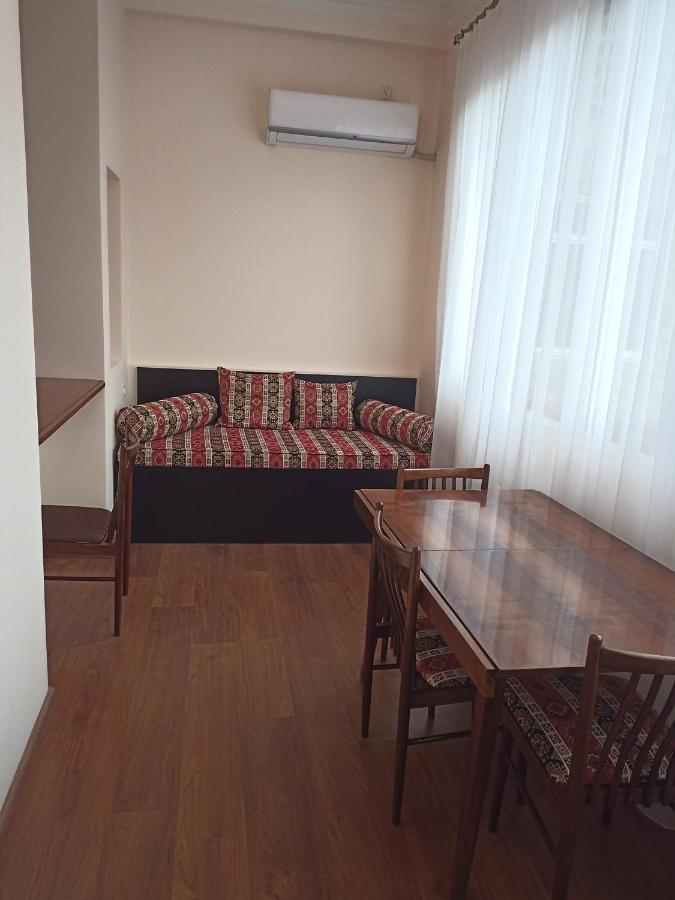 Spacious One Bedroom Apartment In The City Centre Erywań Zewnętrze zdjęcie
